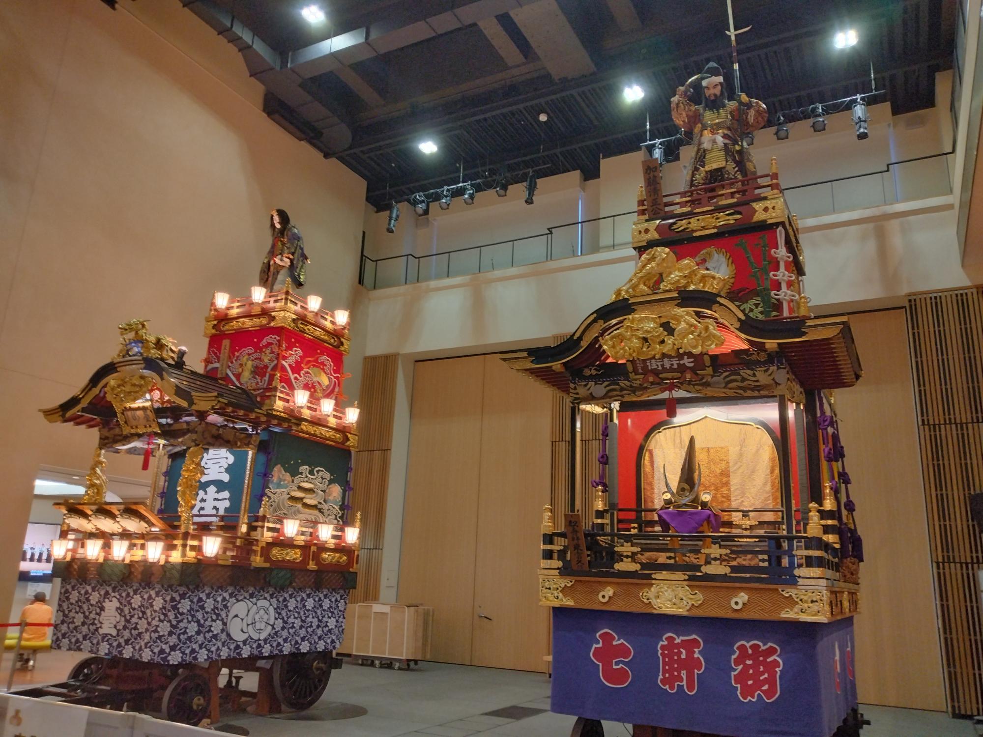 山車右側