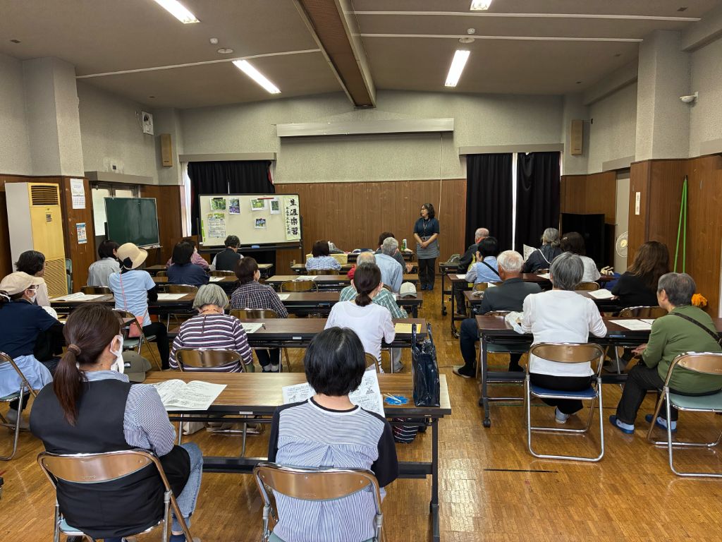 集会場での座学(緑のカーテン育て方講習)の様子