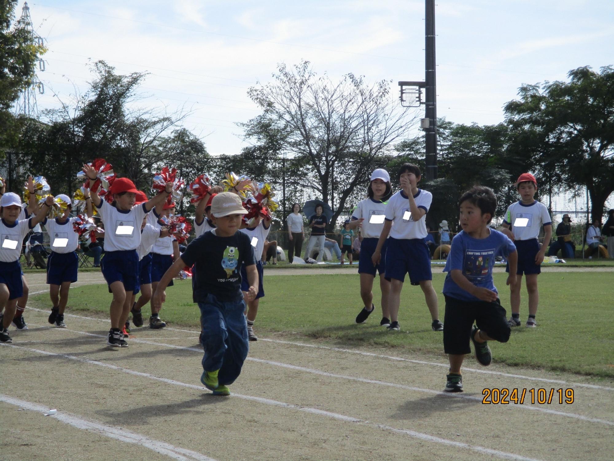 仁手小学校