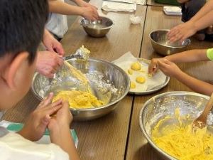 サーターアンダギーづいり(北泉公民館)
