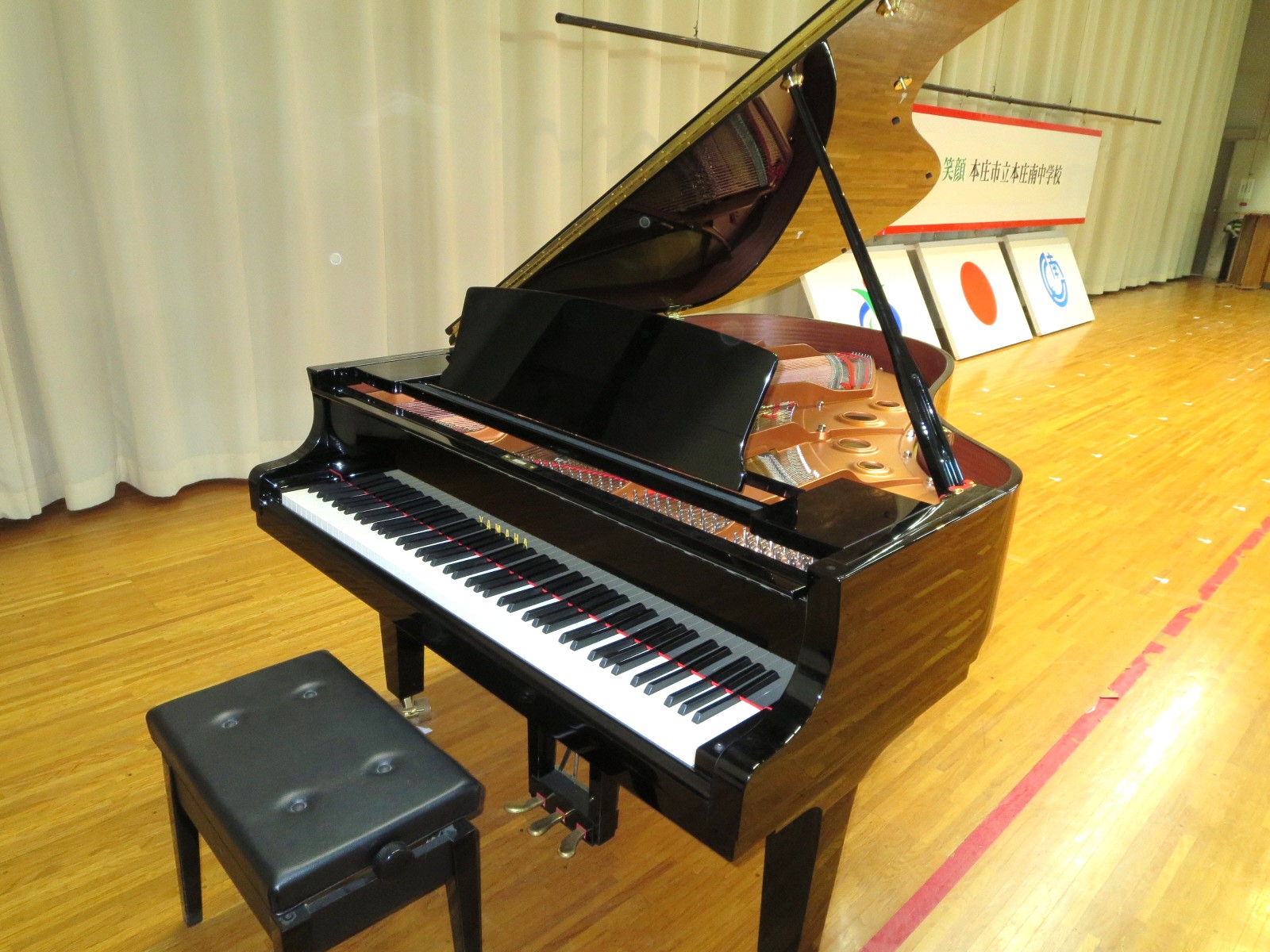 本庄南中学校 グランドピアノ