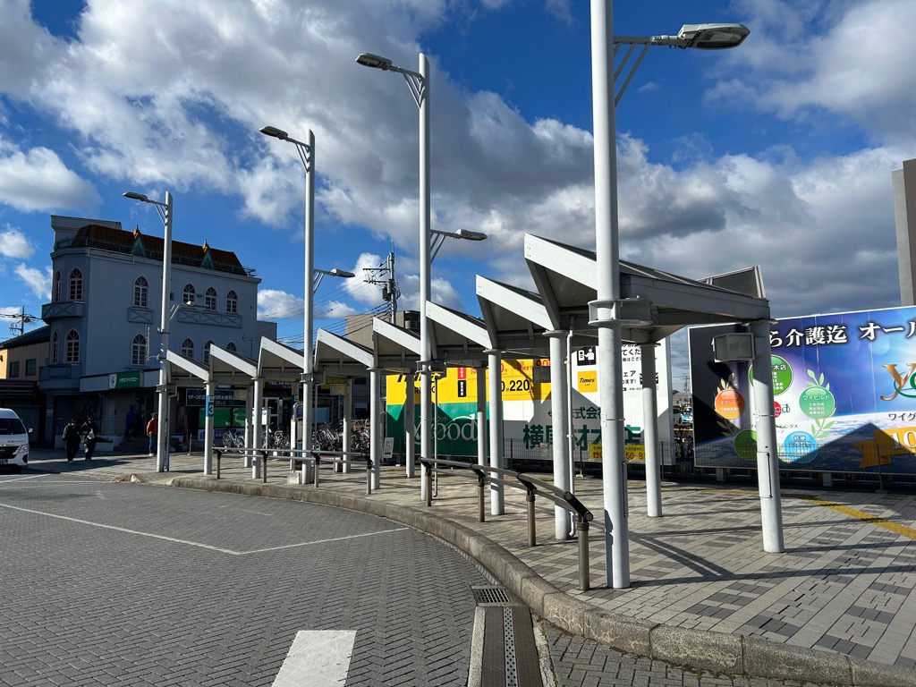 本庄駅南口にあるシェルターの写真