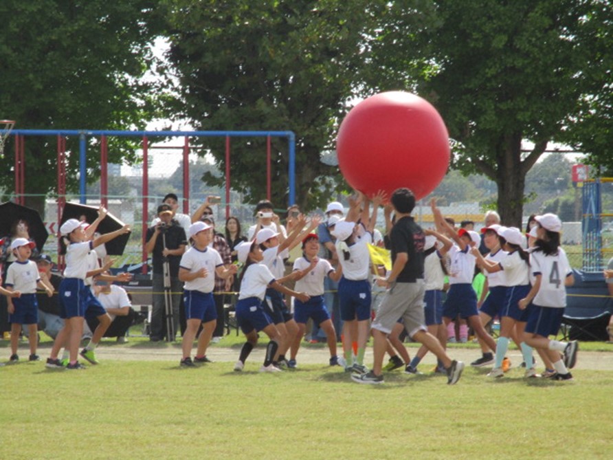旭小全校大玉送り