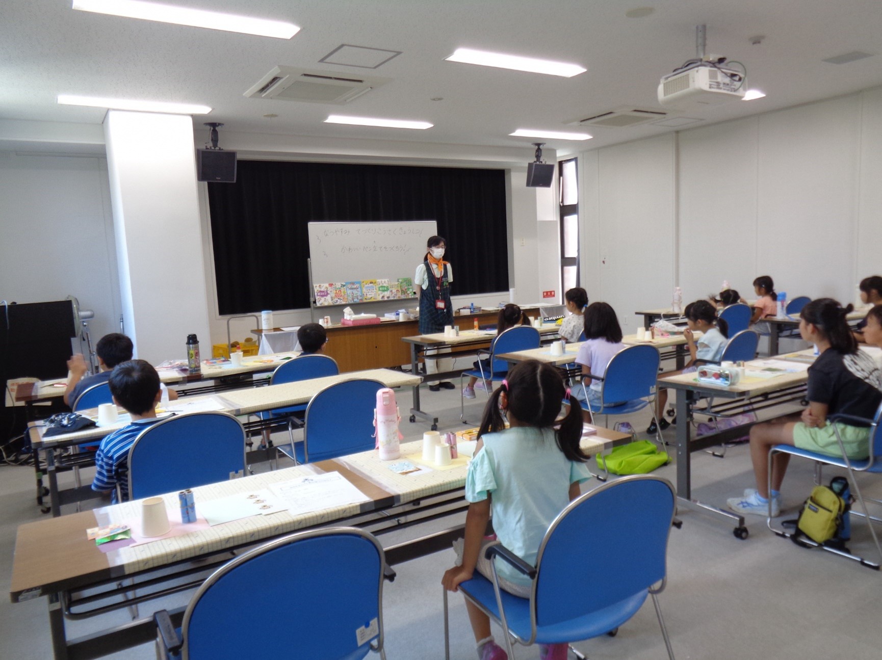 夏休み手作り工作教室の様子