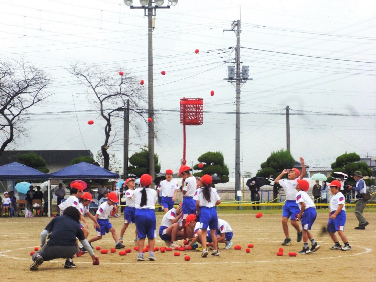 藤田小 1・2年踊って投げて！チェッコリ合戦