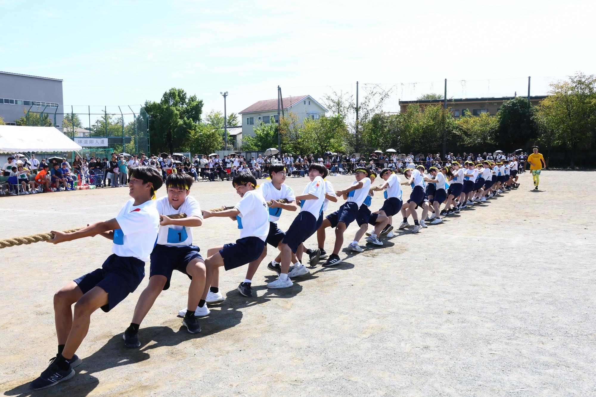 児玉中3学年綱引き