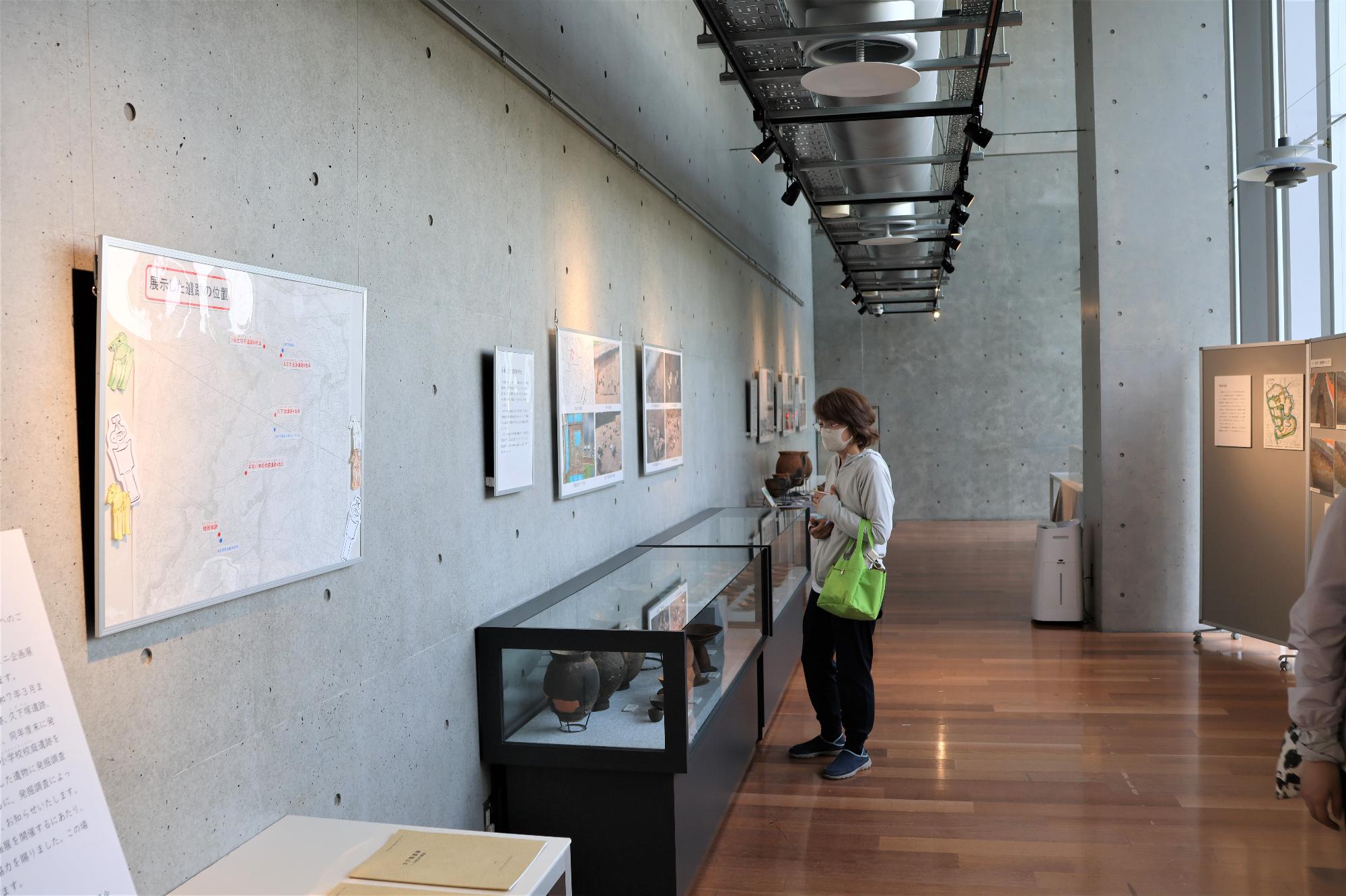 本庄市の遺跡最新出土展の様子