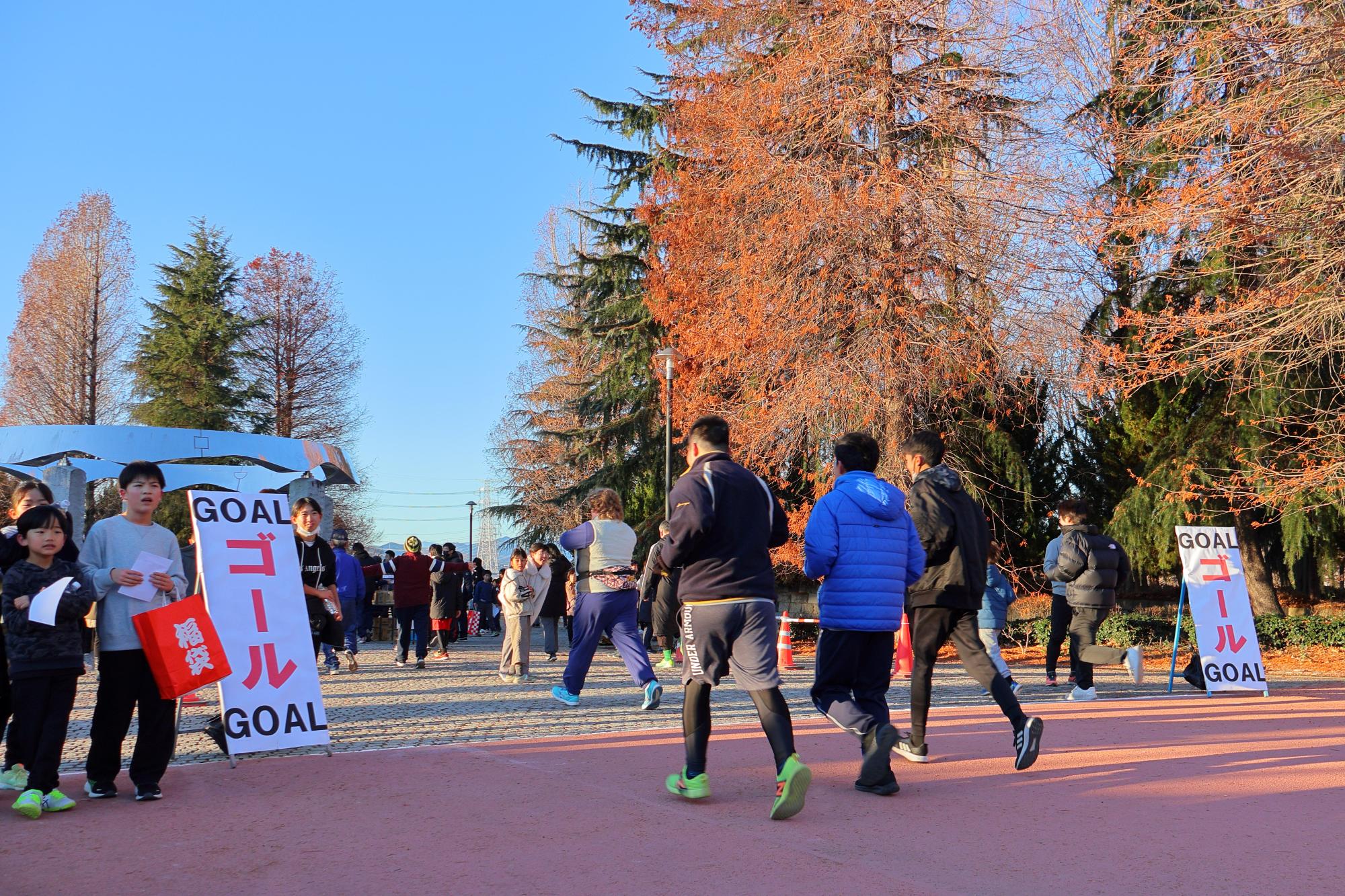 ゴール（本庄総合公園）