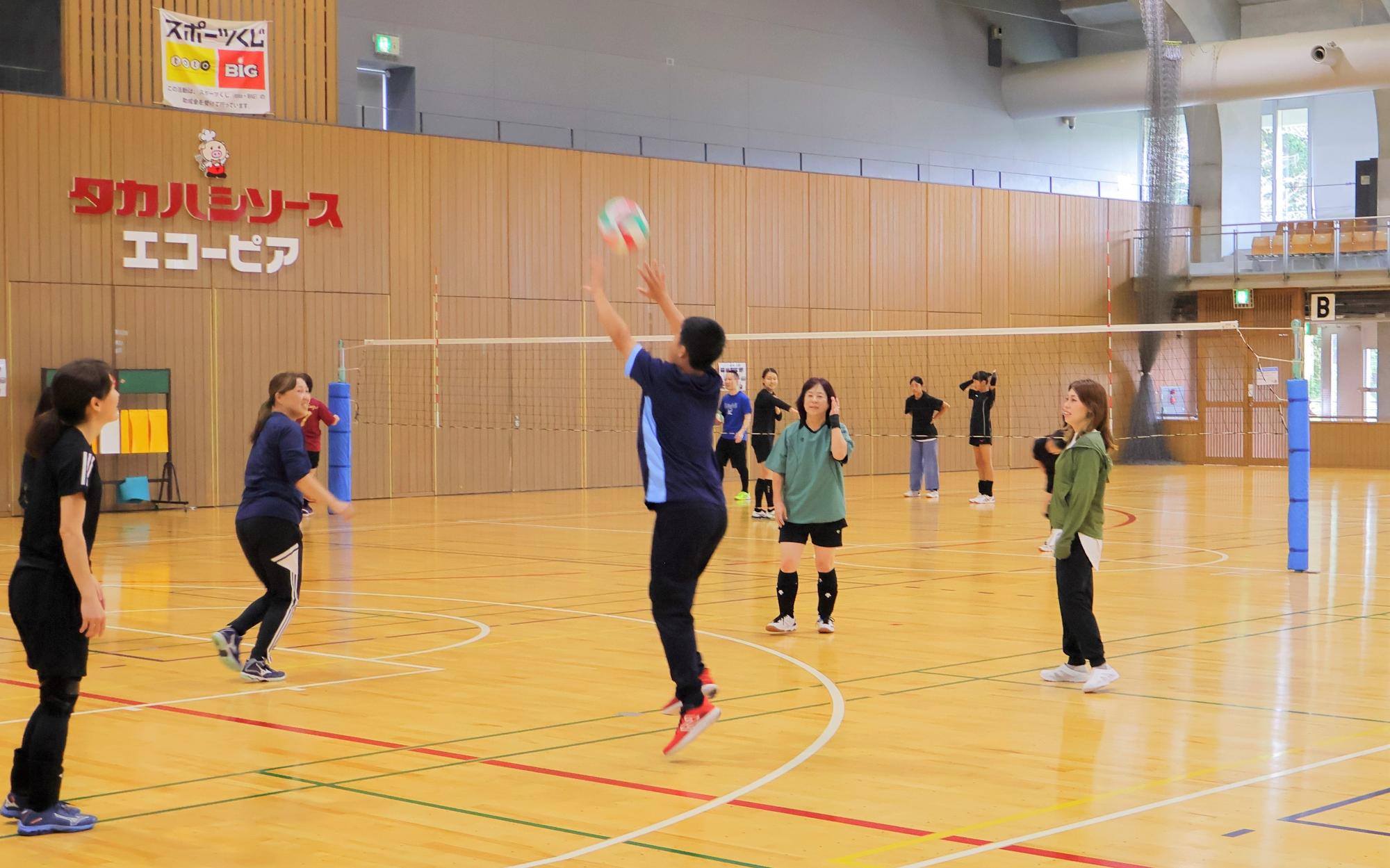 バレーボール体験コーナー