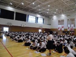 本庄東中学校質疑風景