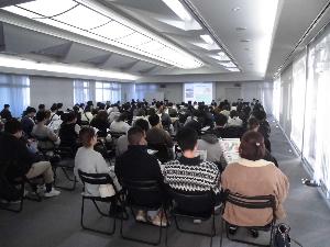 本庄市役所会場の風景