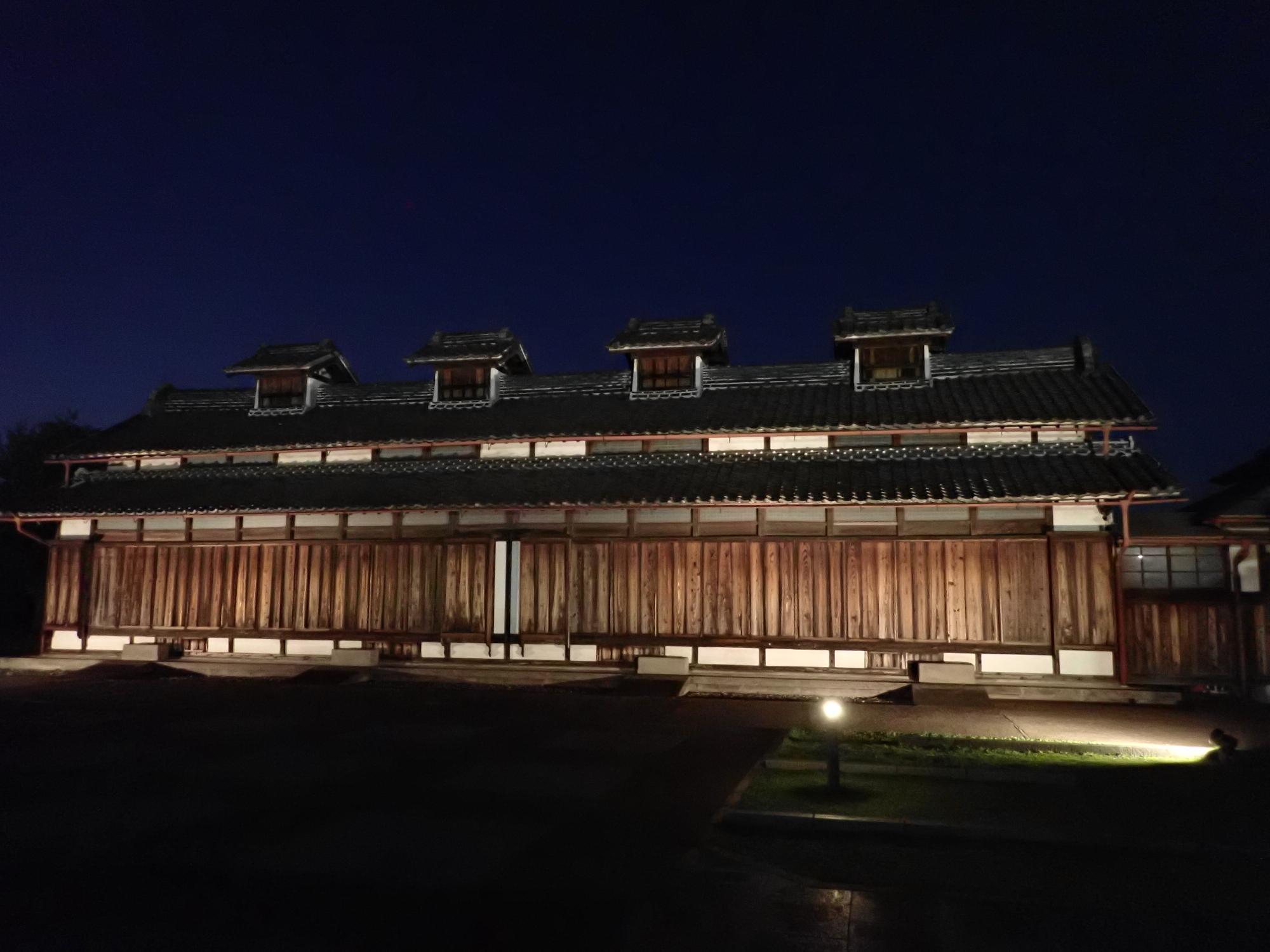 競進社夜間ライトアップ