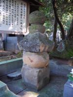 荘小太郎頼家供養塔