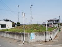 住宅地の一角にある万年寺つつじ山古墳