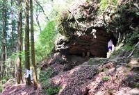 森の中の小平の「岩谷堂」の写真